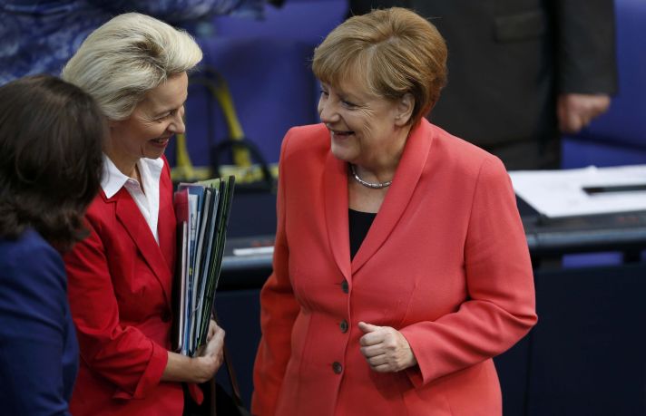 2015-09-24T075316Z_941307758_LR2EB9O0LWHUX_RTRMADP_3_EUROPE-MIGRANTS-MERKEL.jpg