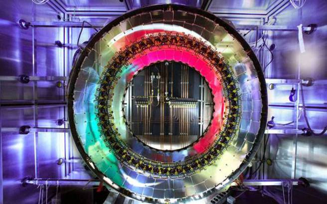 Επιστήμονες στο CERN ανακάλυψαν μυστηριώδες βαρύ σωματίδιο