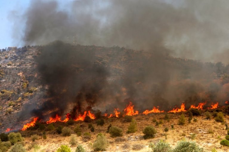 Πυρκαγιά απείλησε φυλάκιο της Ε.Φ.: Λιπόθυμοι εθνοφρουροί στο νοσοκομείο