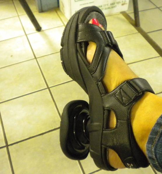 these_people_clearly_dont_have_a_grasp_of_good_fashion_640_13
