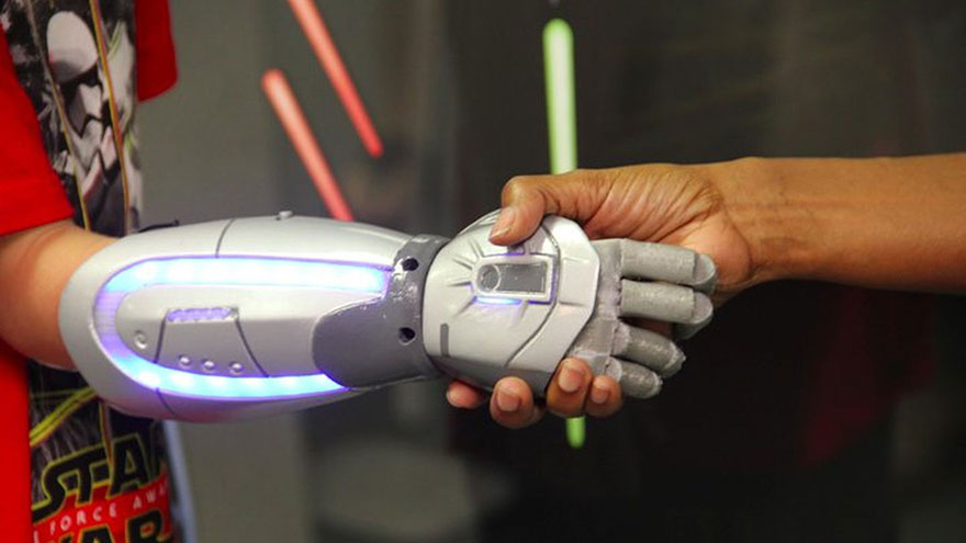 prosthetic-hand-disney-heroes-open-bionics-3.jpg