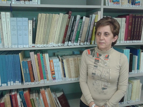 Η προϊστάμενη της Δημοτικής Βιβλιοθήκης Λάρνακας, Μαρία Ευθυμίου, μας μιλά για τον φάρο γνώσης και πολιτισμού της Λάρνακας!