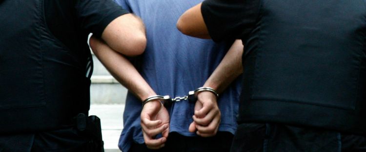 Έτσι έφτασε η Αστυνομία στη σύλληψη νεαρού για ναρκωτικά και κλοπή περιπτέρου στην Αραδίππου!