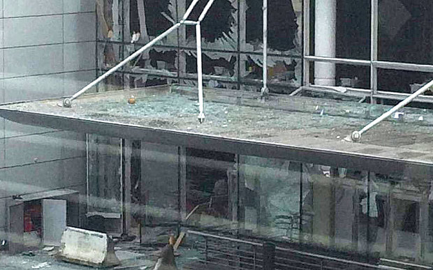 Νέα έκρηξη και στο μετρό στις Βρυξέλλες. Νεκροί και τραυματίες στο αεροδρόμιο (Βιντεο+Φωτο)