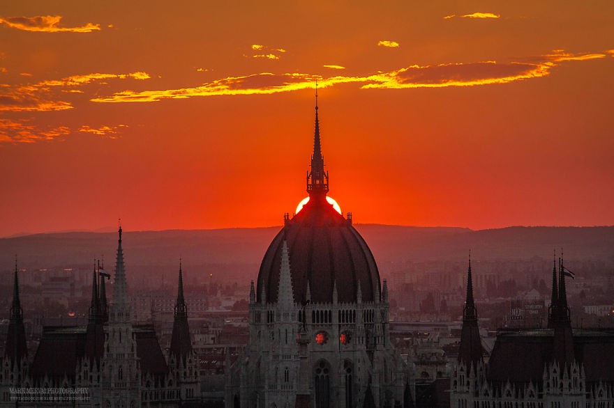 I-Hunt-Lights-For-5-Years-To-Capture-Amazing-Moments-Of-The-City-15__880