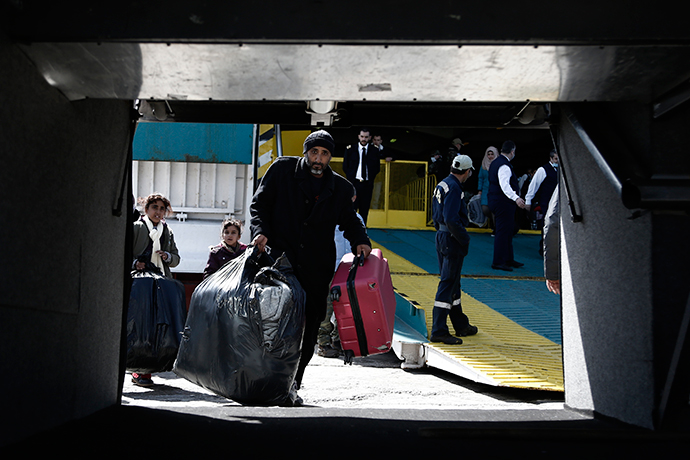 Πρόσφυγες - λιμάνι - Ελευσίνα