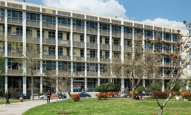 Το πρωί φοιτήτριες και το βράδυ… βίζιτες: Σάλος στο Αριστοτέλειο Πανεπιστήμιο
