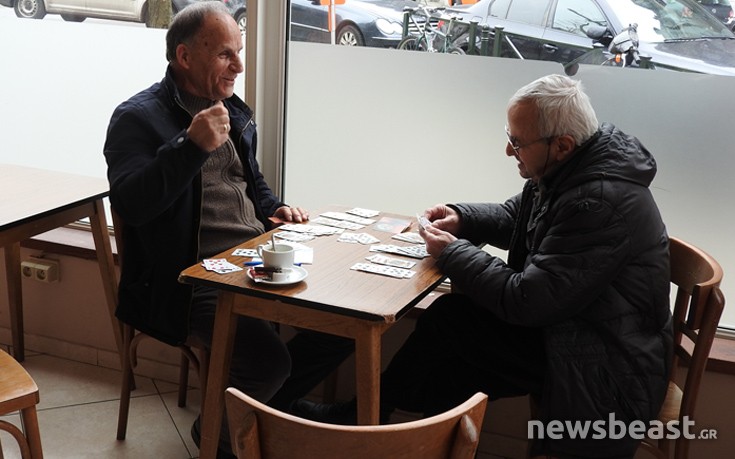 Ο κύριος Παναγιώτης στα δεξιά της φωτογραφίας