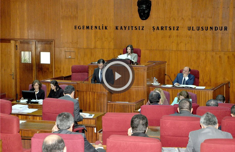 Ρεσιτάλ αδιαλλαξίας από την ψευδοβουλή