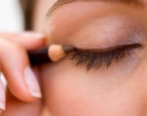 5 tips για να κάνετε τα μάτια σας να δείχνουν μεγαλύτερα