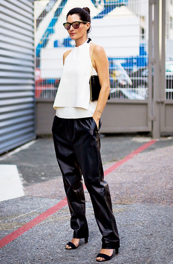 Track Pants: Πως θα φορέσεις τώρα τα χαμηλοκάβαλα, loose παντελόνια