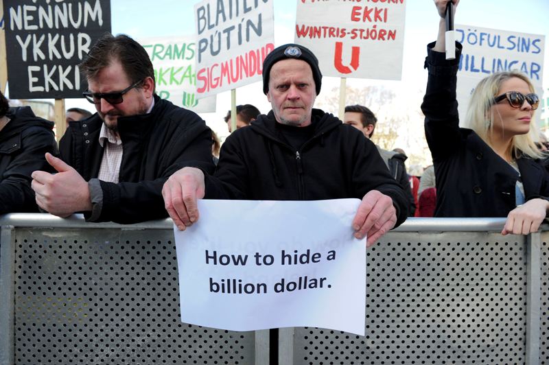 2016-04-04T191350Z_1176156266_LR2EC441HEQ93_RTRMADP_3_PANAMA-TAX-ICELAND-PROTEST.jpg