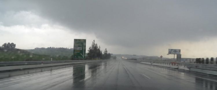 H βροχή καθάρισε την σκόνη: Πότε θα φτιάξει ο καιρός