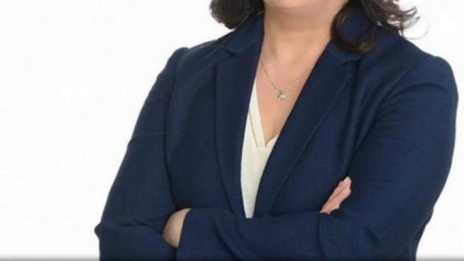 Χαμός με Κύπρια υποψήφια βουλευτή στη σύζυγο του εραστή της: «Θα σου φυτέψω μια σφαίρα στο κεφάλι»