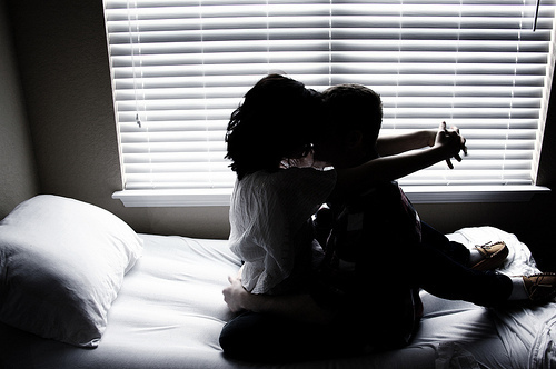 bed-black-and-white-boy-couple-favim.com-2153822.jpg