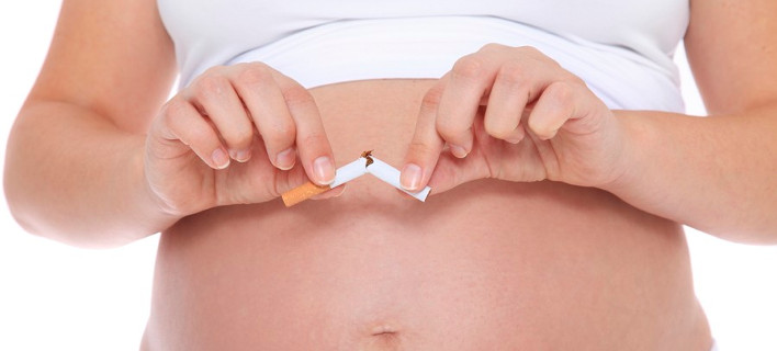 Κάπνισμα στην εγκυμοσύνη: Τι προκαλεί η μητέρα στο έμβρυο