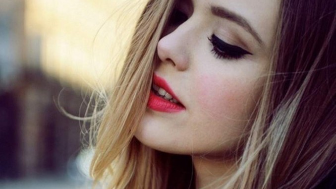 face-12-922×701-678×381.jpg