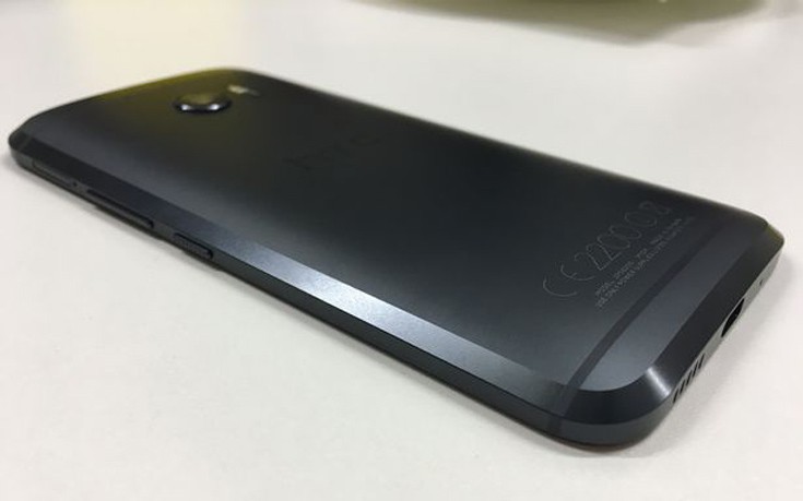 Το smartphone που υπόσχεται φόρτιση μίας ημέρας σε 30 λεπτά