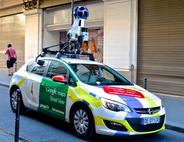 Όταν το Street view καταγράφει την πορεία ενός ατίθασου αλόγου