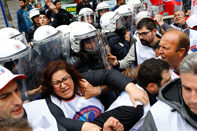 Τουρκία - διαδηλώσεις - επεισόδια - πλατεία Ταξίμ - αστυνομία