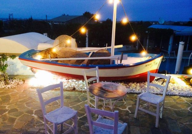 Ο Κύπριος που έφερε τη Μύκονο στο Παραλίμνι (pics)!