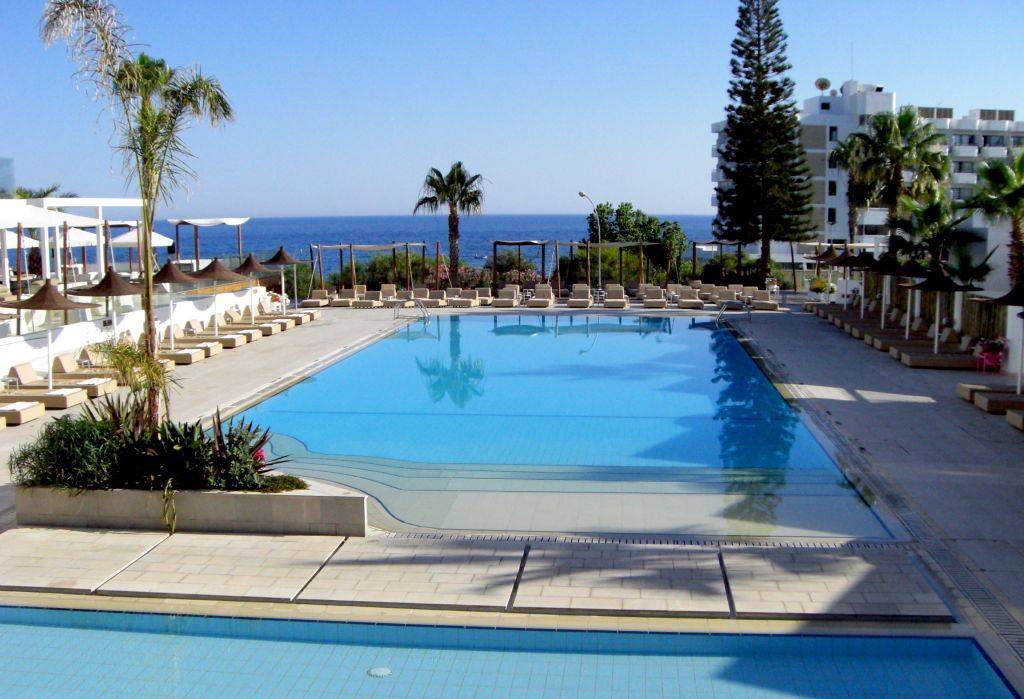 HolidayCheck Hotel Awards 2016: Τα κορυφαία ξενοδοχεία της Κύπρου!