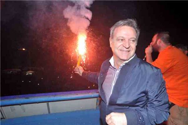Σαν μικρό παιδί ο Πρόδρομος (καρέ, καρέ οι αντιδράσεις του στον εξώστη)