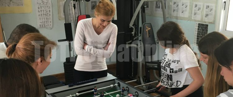Δάκρυα χαράς στις Κεντρικές Φυλακές – Παρέα με τα παιδιά της η Έλενα Σκορδέλη (pics)