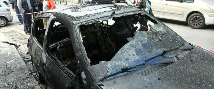 Λάρνακα: Εμπρησμός αυτοκινήτου έξω από οικία – Τον κατέγραψε κλειστό κύκλωμα παρακολούθησης