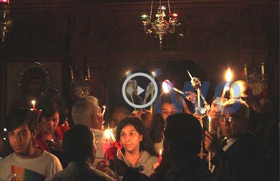 Χριστός Ανέστη! Ελαβαν το Άγιο Φως σε κατάμεστες εκκλησίες ανά την Κύπρο