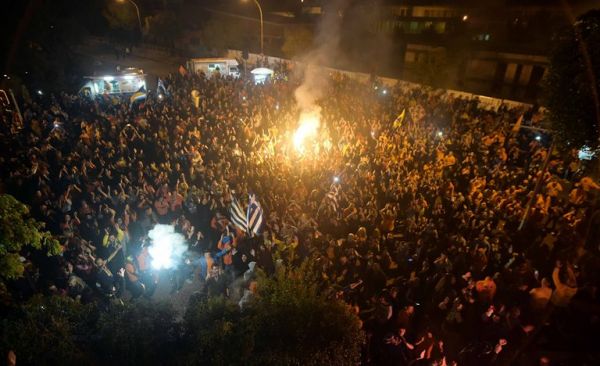 Στον εξώστη ειν' ωραία! (vid&pics)