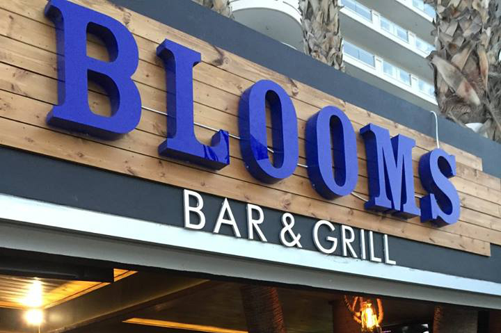 Blooms Bar & Grill