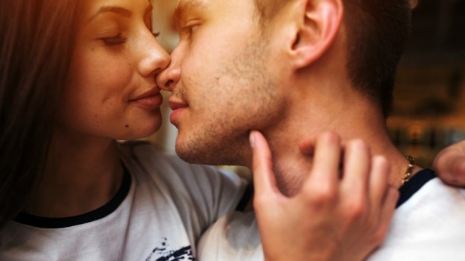 couple_in_love_followmegr-678×381.jpg