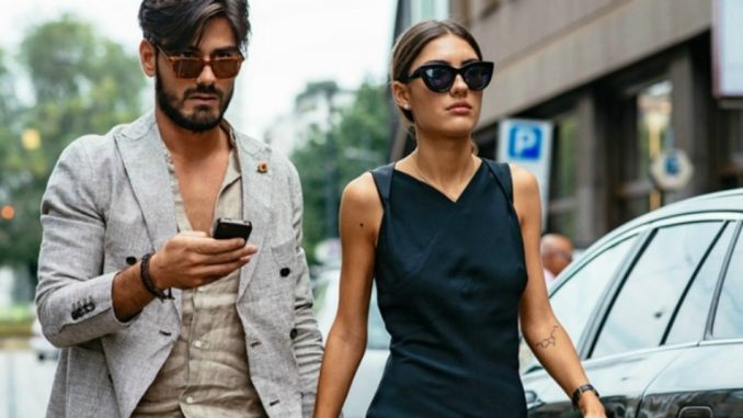 couple_omg_followme_gr-678×381.jpg