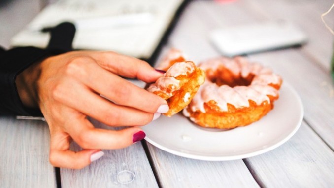 donut-791837_960_720οριζ-678×381.jpg