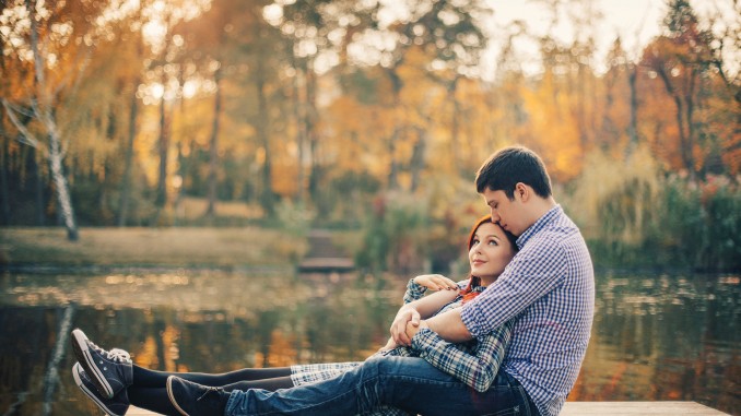 rsz_couple_by_lake-1-678×381.jpg