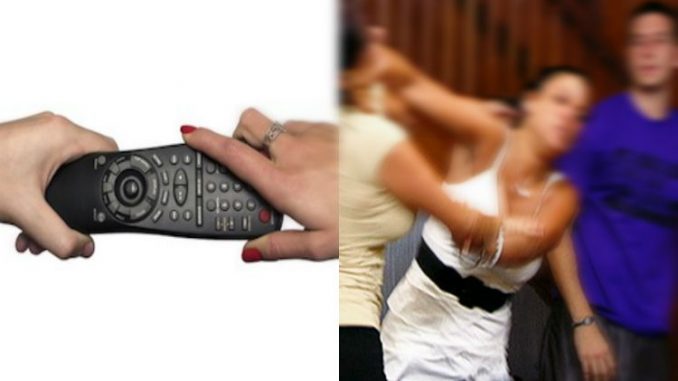 Άγριο ξύλο σε κυπριακή εκπομπή: Παρουσιαστής ξεμάλλιασε παρουσιάστρια και επενέβη η αστυνομία