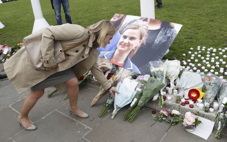 2016-06-17T085150Z_1099755835_LR1EC6H0OM37N_RTRMADP_3_BRITAIN-POLITICS-ATTACK.jpg