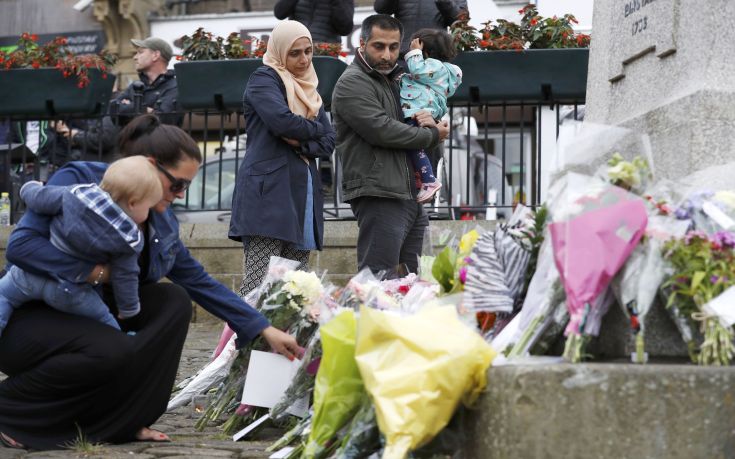 2016-06-17T105553Z_1539813418_LR1EC6H0UCUB0_RTRMADP_3_BRITAIN-POLITICS-ATTACK.jpg