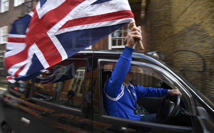 2016-06-24T064717Z_368340907_LR1EC6O0IUIPR_RTRMADP_3_BRITAIN-EU.jpg