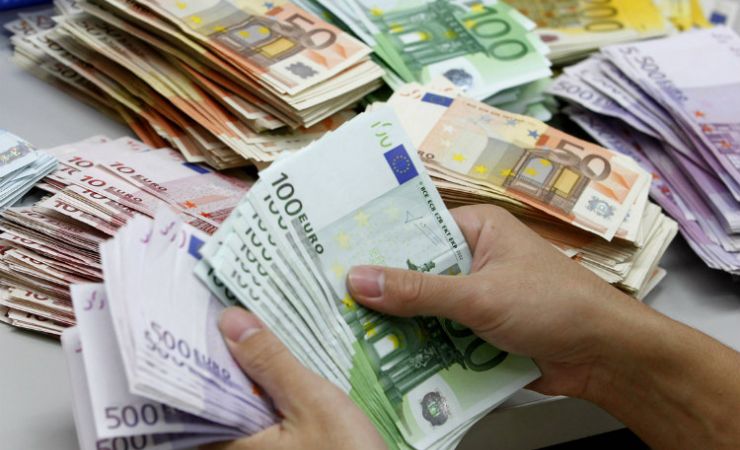 4 εκατομμύρια ευρώ για εφάπαξ στους 28 μη επανεκλεγέντες βουλευτές!