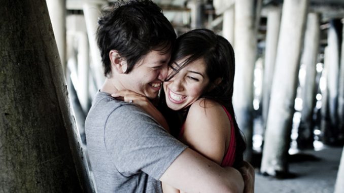 couple-in-love-romantic-sad-love-alone-wallpapers-5-678×381.jpg