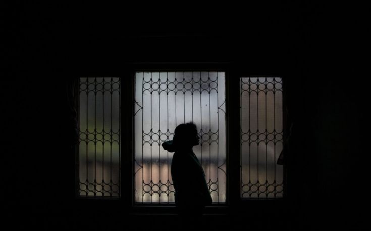 Αποφυλακίστηκε γυναίκα που είχε σκοτώσει τον βίαιo σύζυγό της
