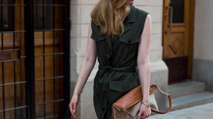Το Look της Ημέρας: Χακί Πουκαμισοφόρεμα