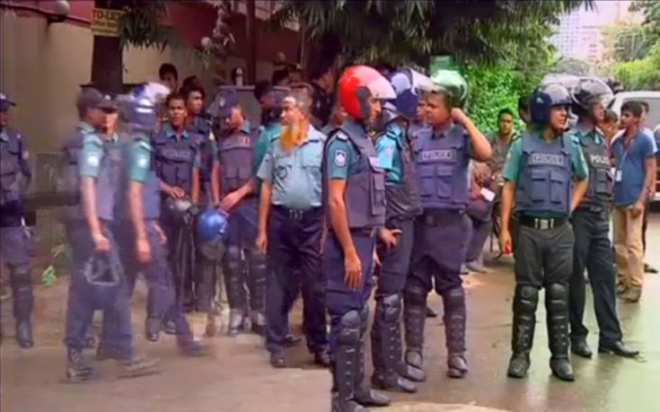 2016-07-02T033507Z_181556047_S1AETNEPEXAA_RTRMADP_3_BANGLADESH-ATTACK.jpg