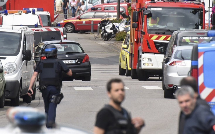 2016-07-26T104009Z_258841331_LR1EC7Q0TMNJO_RTRMADP_3_FRANCE-HOSTAGES-PRIEST.jpg