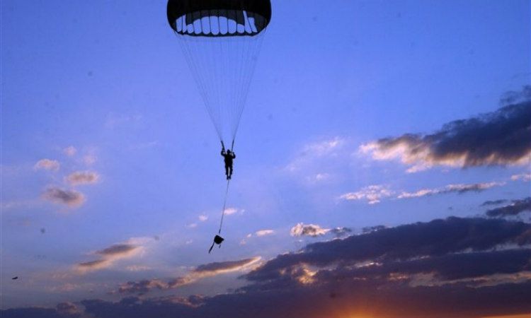 Νεαρός έπεσε με το αλεξίπτωτο σε χαράδρα στο Σταυροβούνι