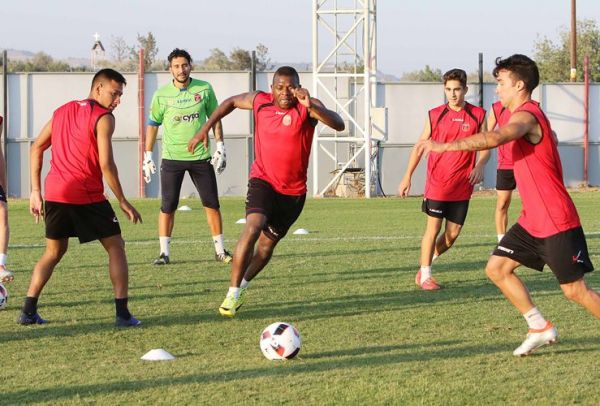 Φιλική νίκη (2-1) του Ερμή επί της ΑΕΖ