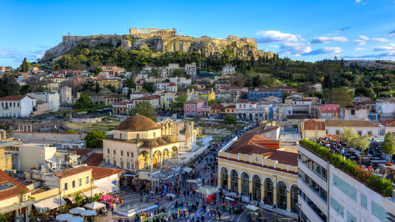 Αλλάζουν χέρια ιστορικά ξενοδοχεία της Αθήνας – Τι να έχουν υπόψιν τους Κύπριοι παραθεριστές