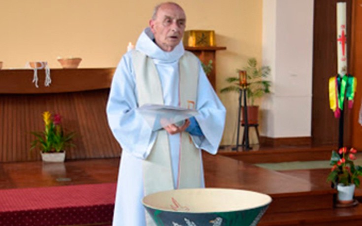 priest00.jpg